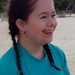 Claudia Tomas Castro Headshot