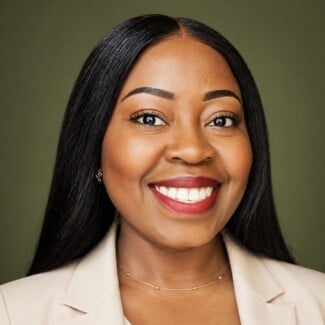 Elizabeth Ibiloye Headshot